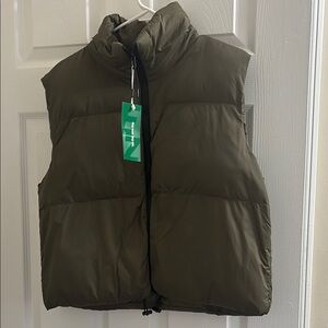 Quilted Green Puffer Vest with High Collar